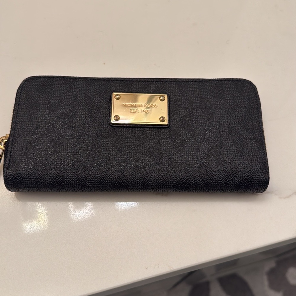 Michael Kors large wallet use a couple of times